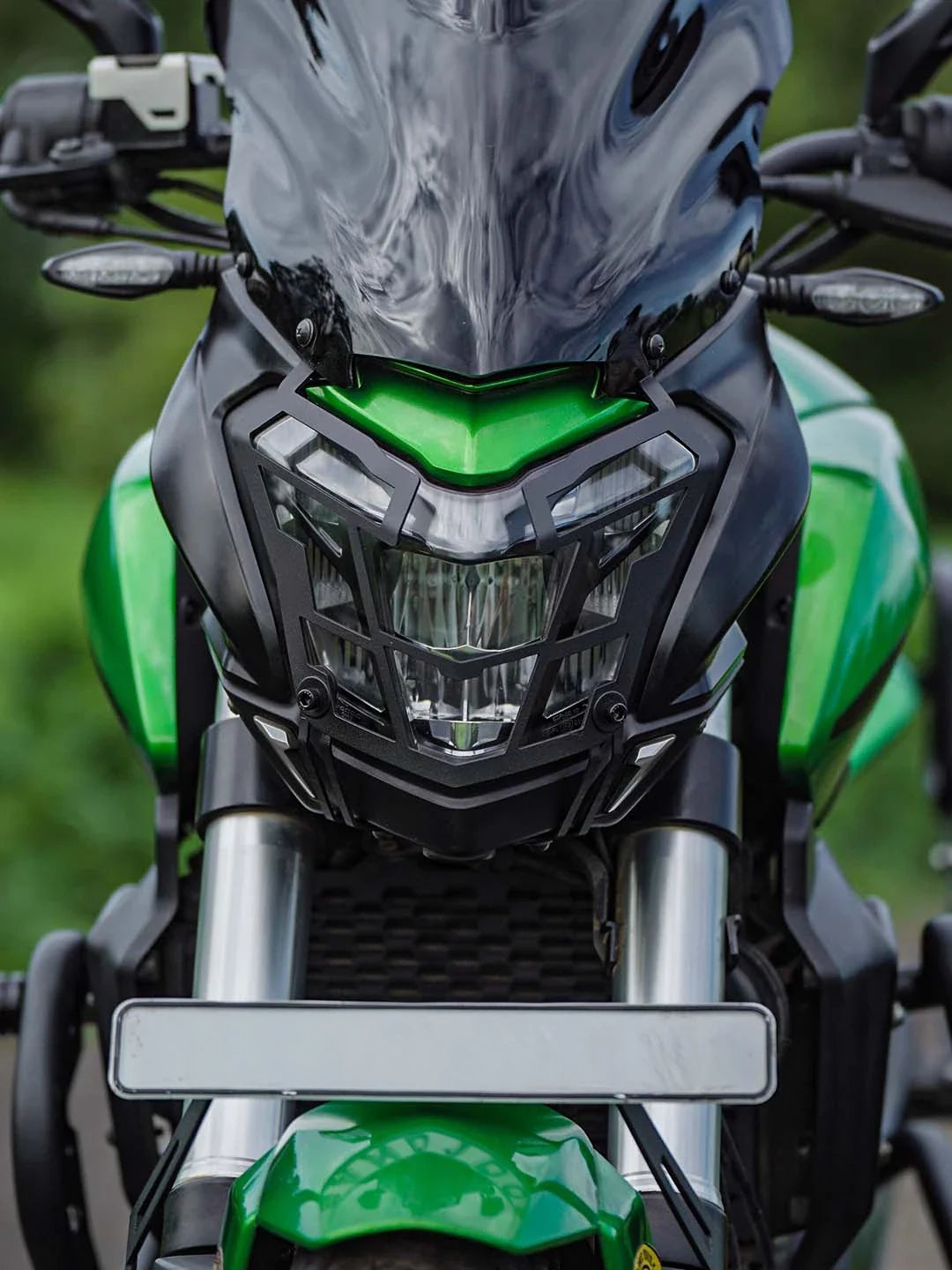 Dominar Venator Headlight Grill