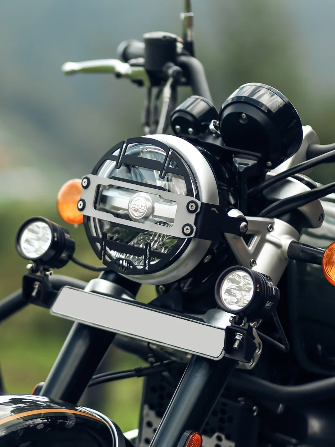 Super Meteor 650 Cosmic Headlight Grill